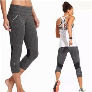 Athleta Replay Reflective Capri Pants Size…